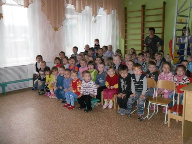 Шемуршинский детский театральный коллектив «Звездочки» выступил перед воспитанниками детского сада